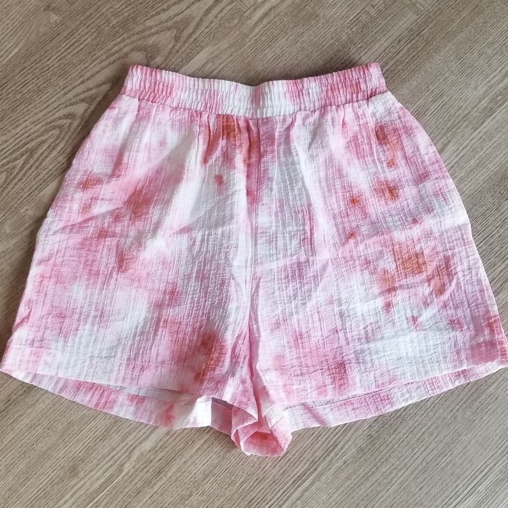 Zara Pink NWT Shorts Size Small